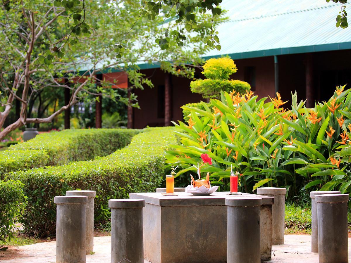 Grand & Gangula Hotel Dambulla Exterior photo