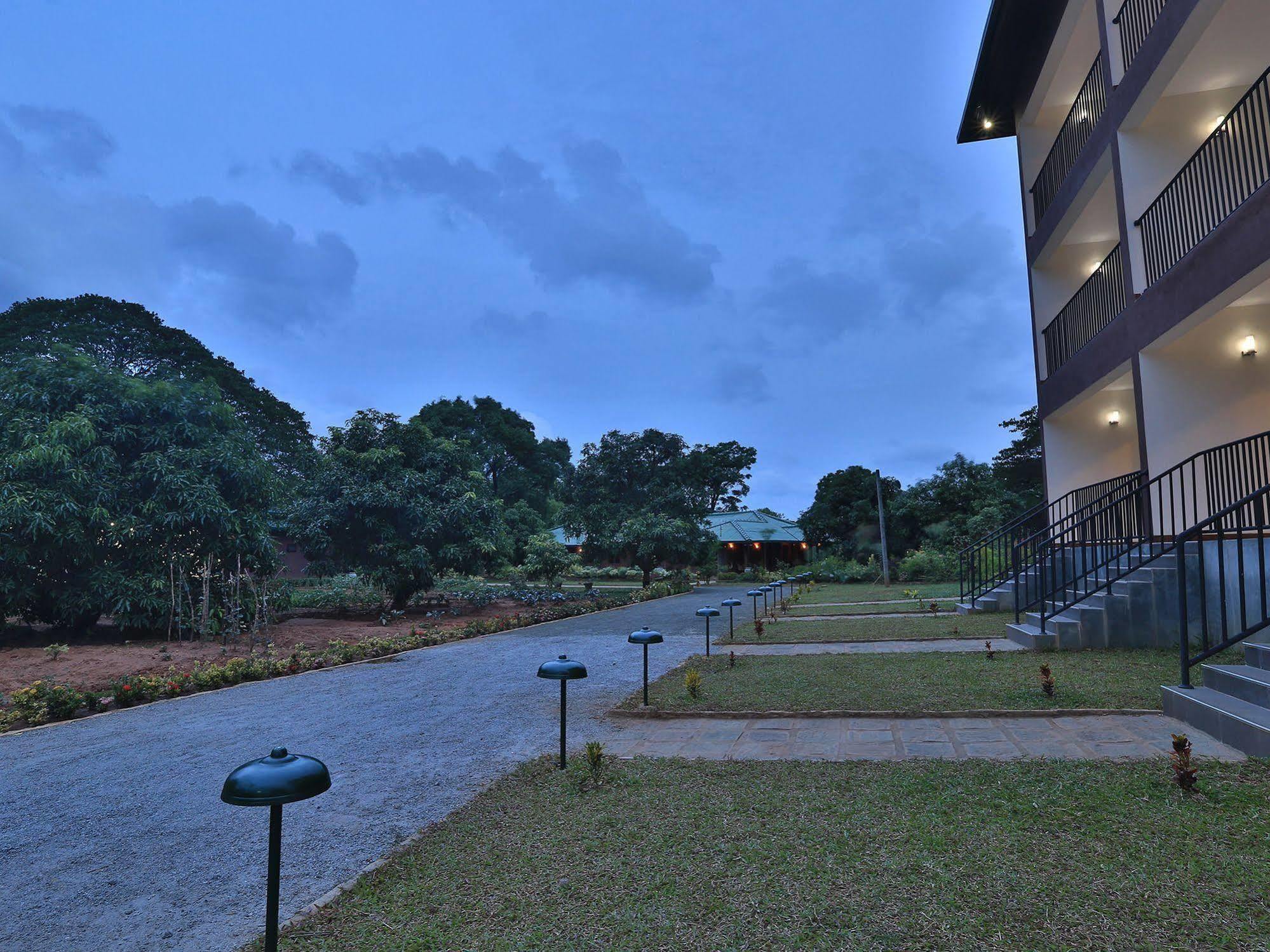 Grand & Gangula Hotel Dambulla Exterior photo