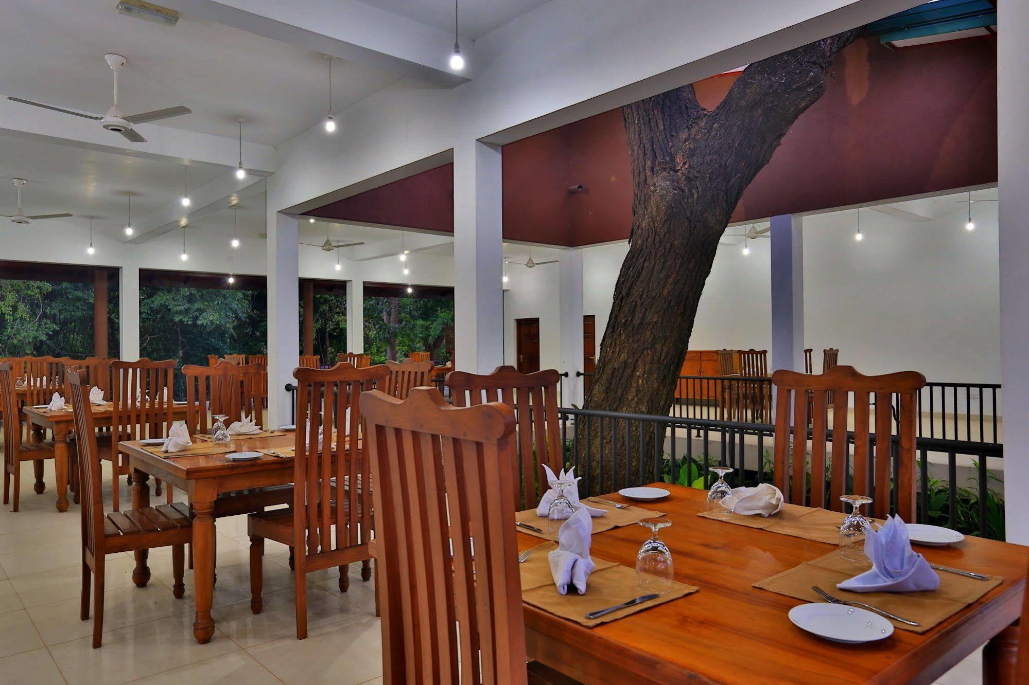 Grand & Gangula Hotel Dambulla Exterior photo