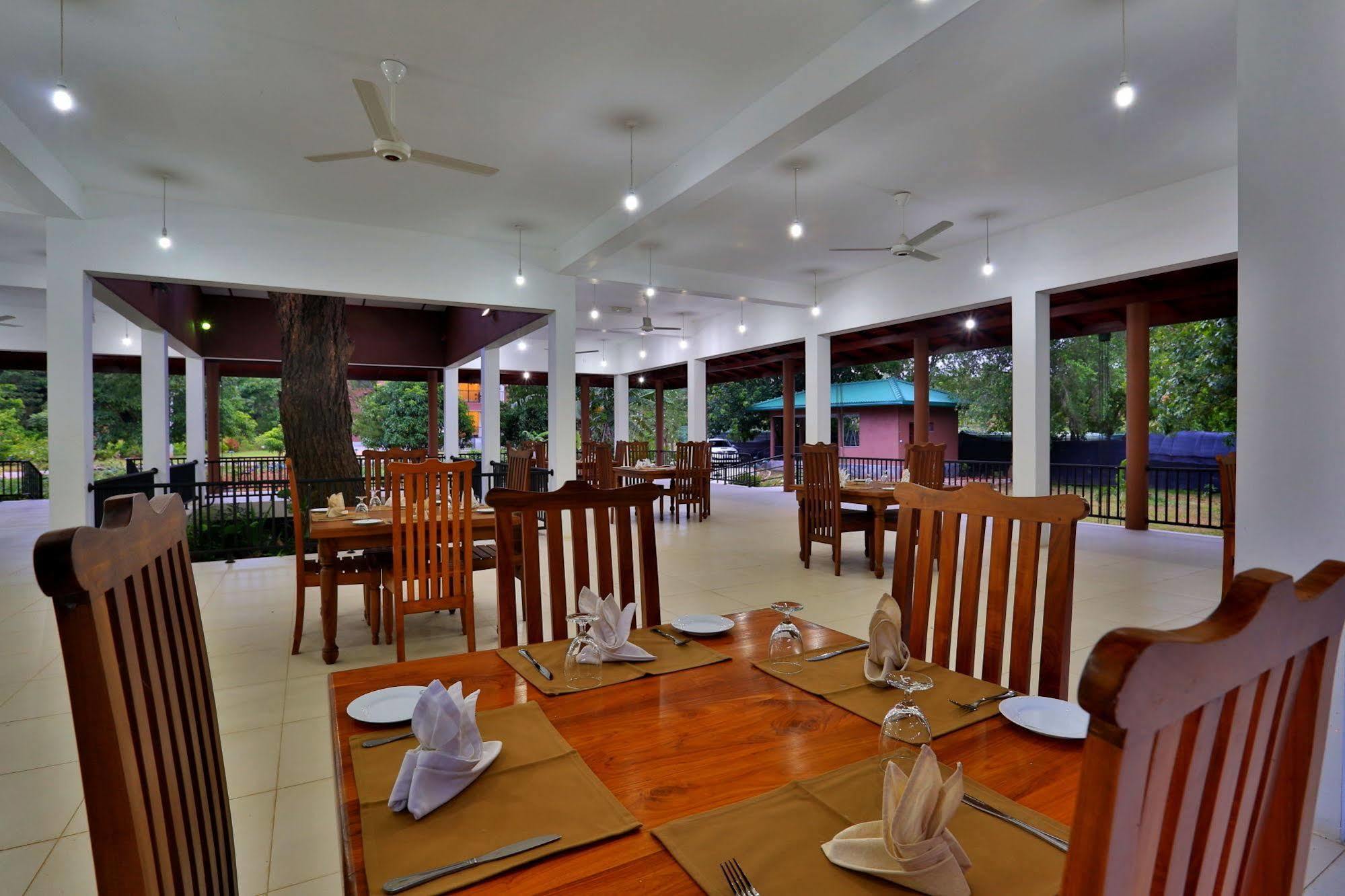 Grand & Gangula Hotel Dambulla Exterior photo